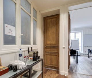 Bureau privé 16 m² 5 postes Location bureau Rue de la Bienfaisance Paris 75008 - photo 2